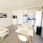 Climatise Centre Port Avec Piscine & Parking *