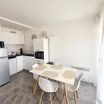 Lägenhet Climatise Centre Port Avec Piscine & Parking Agde
