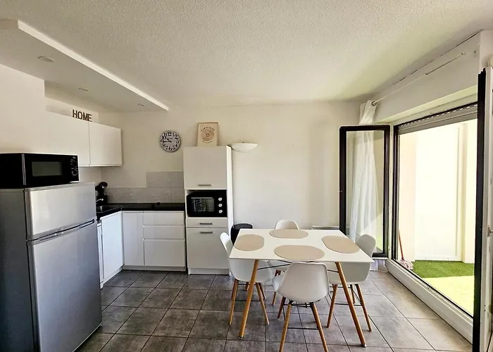 Climatise Centre Port Avec Piscine & Parking Agde