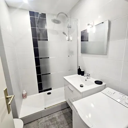 Climatise Centre Port Avec Piscine & Parking Agde