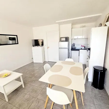 Climatise Centre Port Avec Piscine & Parking *