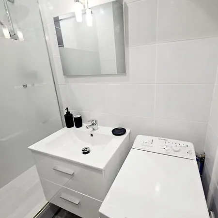 Apartment Climatise Centre Port Avec Piscine & Parking *