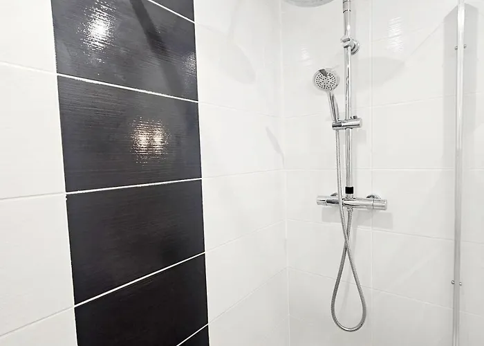 Climatisé Centre Port Avec Piscine&parking *