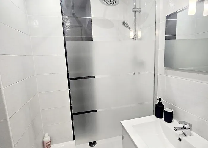 Climatisé Centre Port Avec Piscine&parking